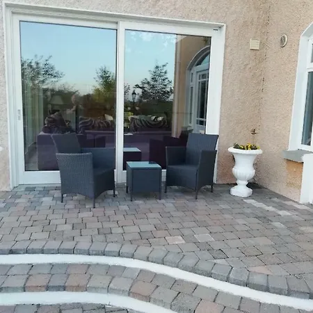 Tig Na Coille Country House *