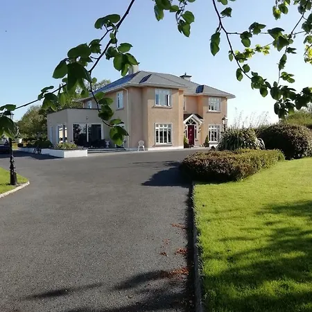 カントリーハウス Tig Na Coille Country House