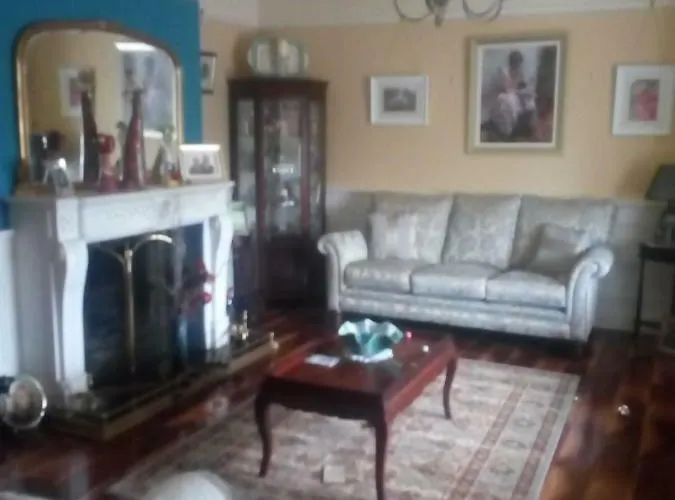 Tig Na Coille Country House *